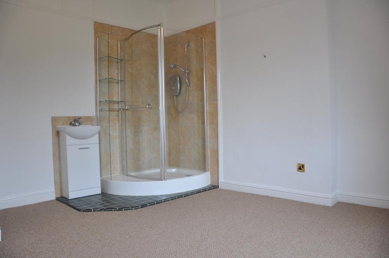 Bedroom with en-suite at Boroughbridge Road